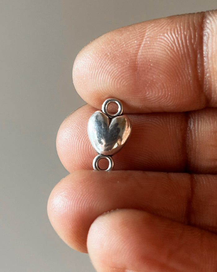 1.0 Heart connector charm - 10 pc