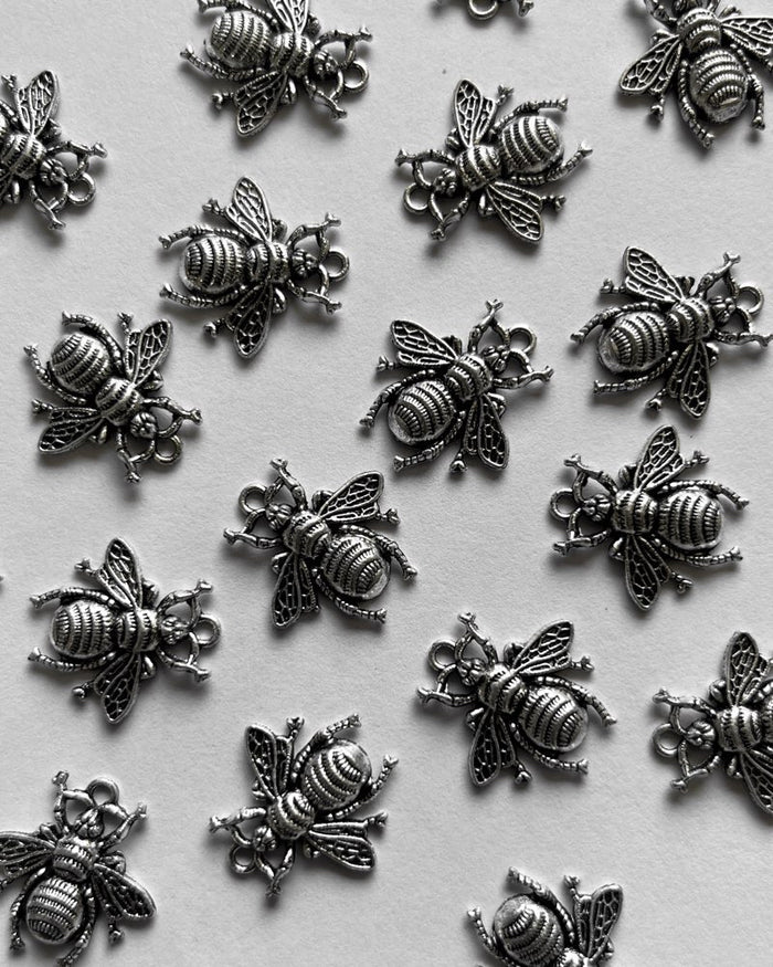 Bee Charm l pack of 25 grams