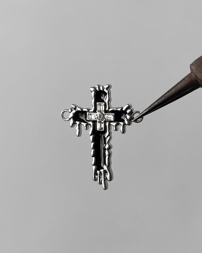 Black cross connetor pendant
