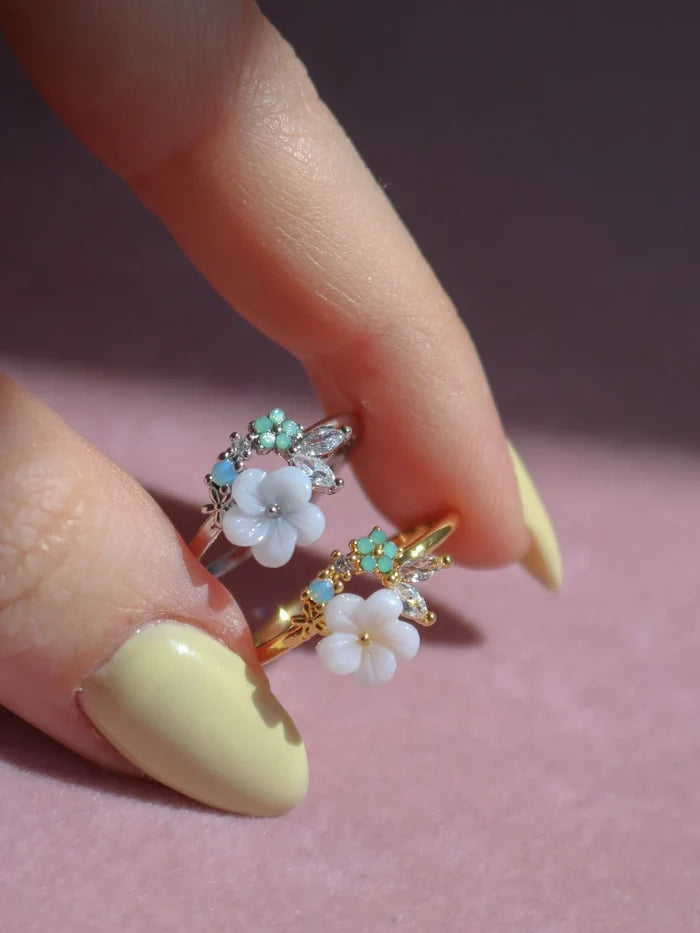 Green Flower Magnolia Ring