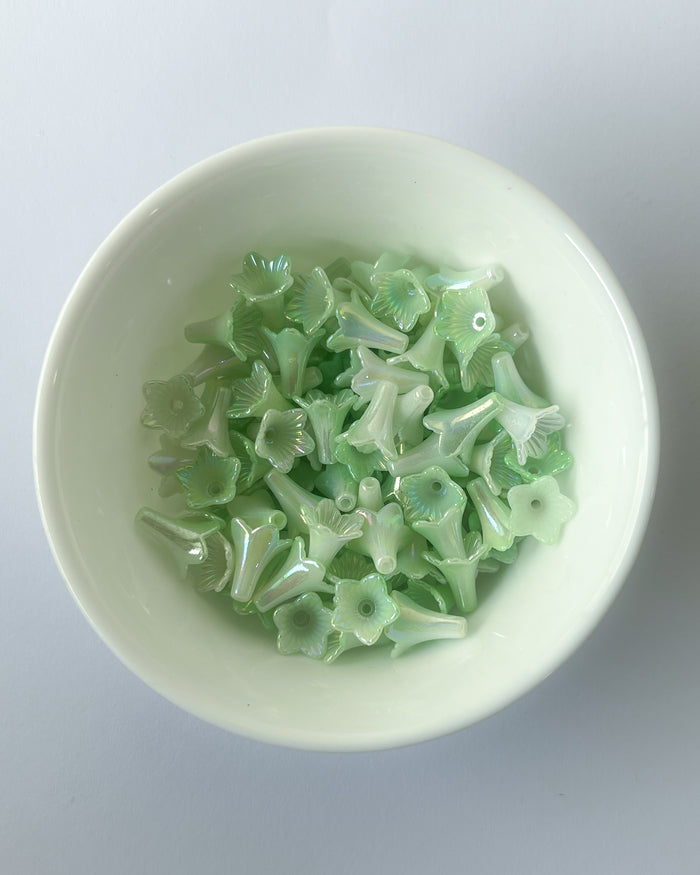 Green lily beads - 25 grams