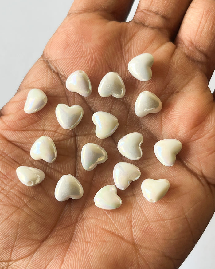 Holographic small heart beads // 25 grams