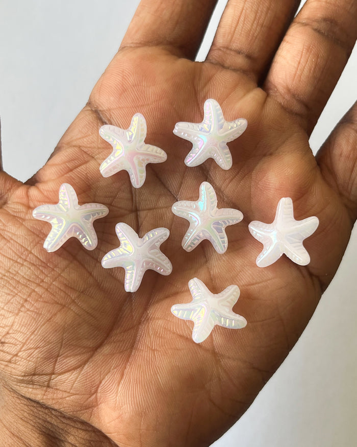 Holographic star shell beads // 25 grams