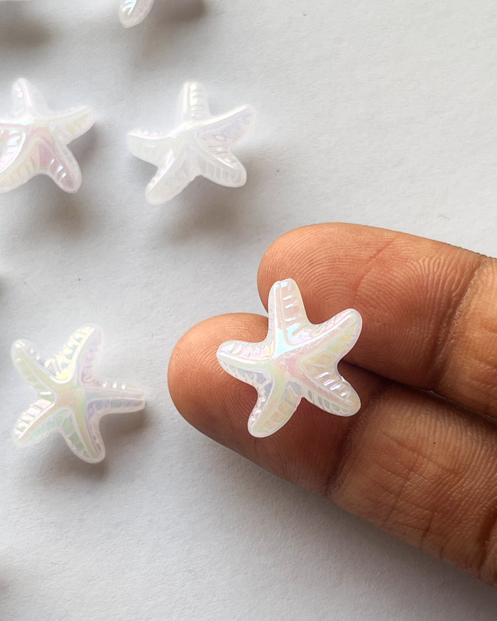 Holographic star shell beads // 25 grams