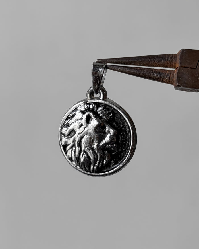 Lion charm - 1 pc