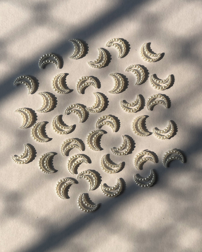 Moon pearl beads // 25 grams