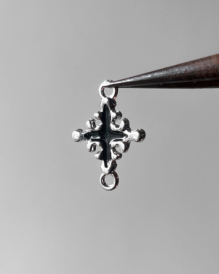 Oynx cross connector
