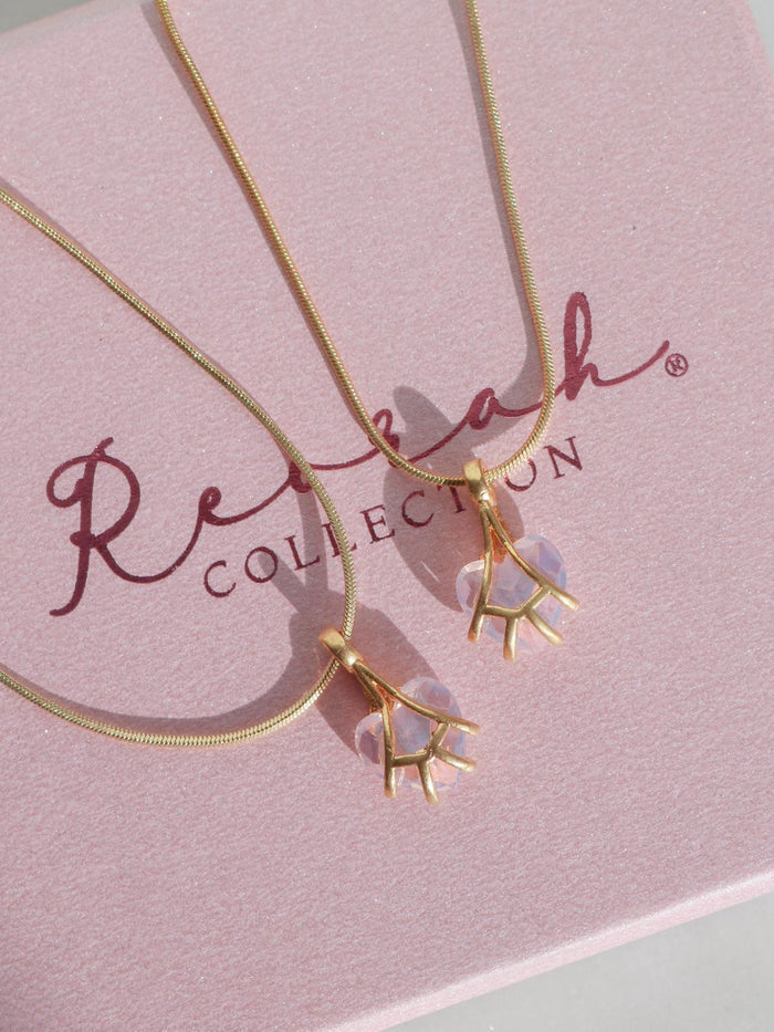 Pink Minimal Diamond Chateau Necklace