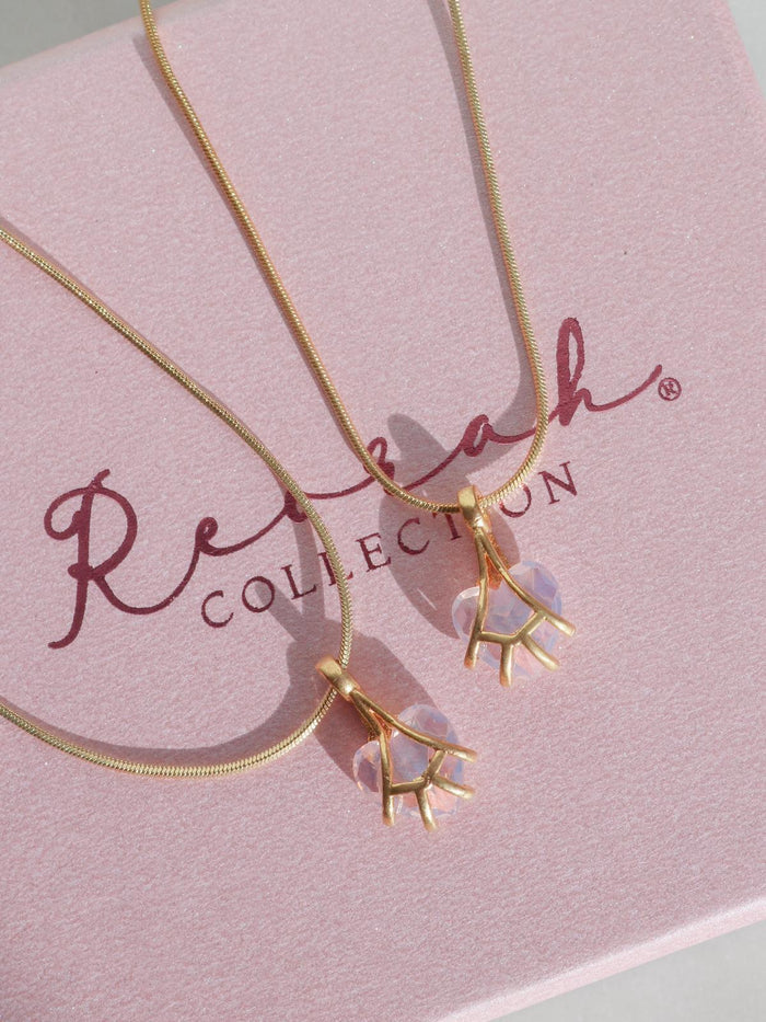 Pink Minimal Diamond Chateau Necklace