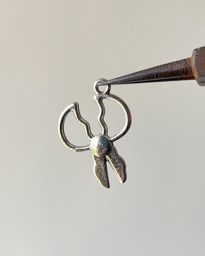 Scissor charm // 10 pc
