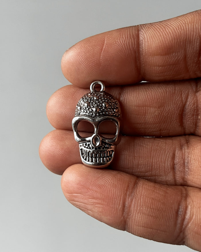 Skull charm