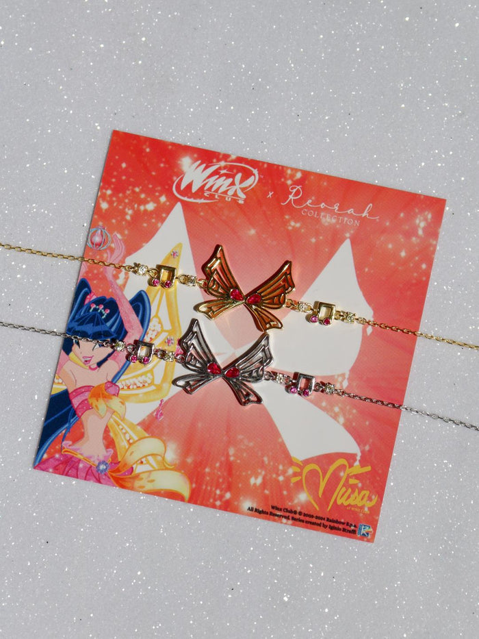 Celebrate Musa's Enchantix magic with the Winx Club® Musa Enchantix Wings Bracelet. Crafted from 925 sterling silver, this officially licensed bracelet is inspired by her iconic fairy wings and made for every Winx Club fan.